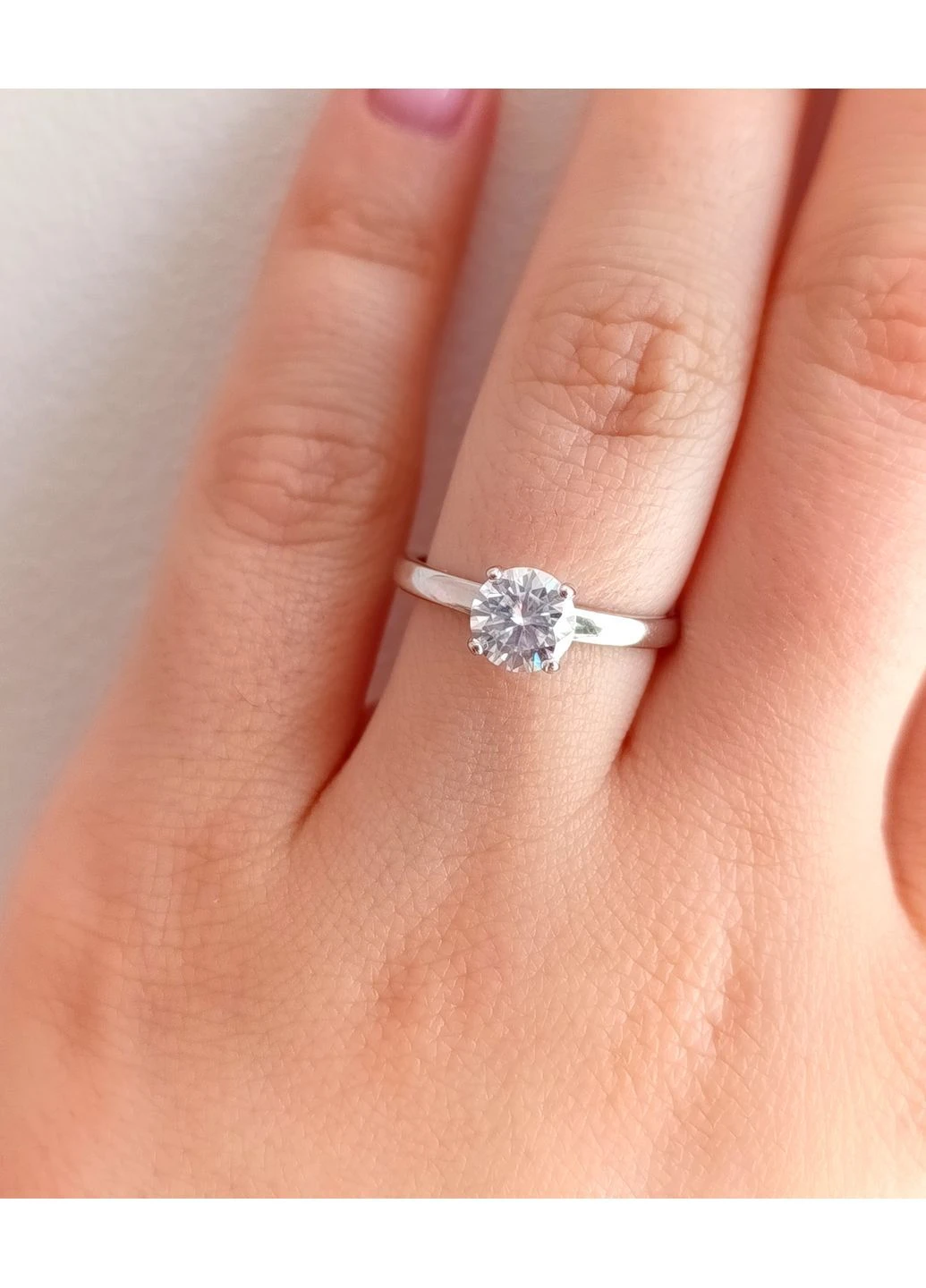 Срібна каблучка з муасанітом 1,0 ct. 6,5 мм 17 розмір, Сертифікат (219683099) No Brand Каблучка (399968758)