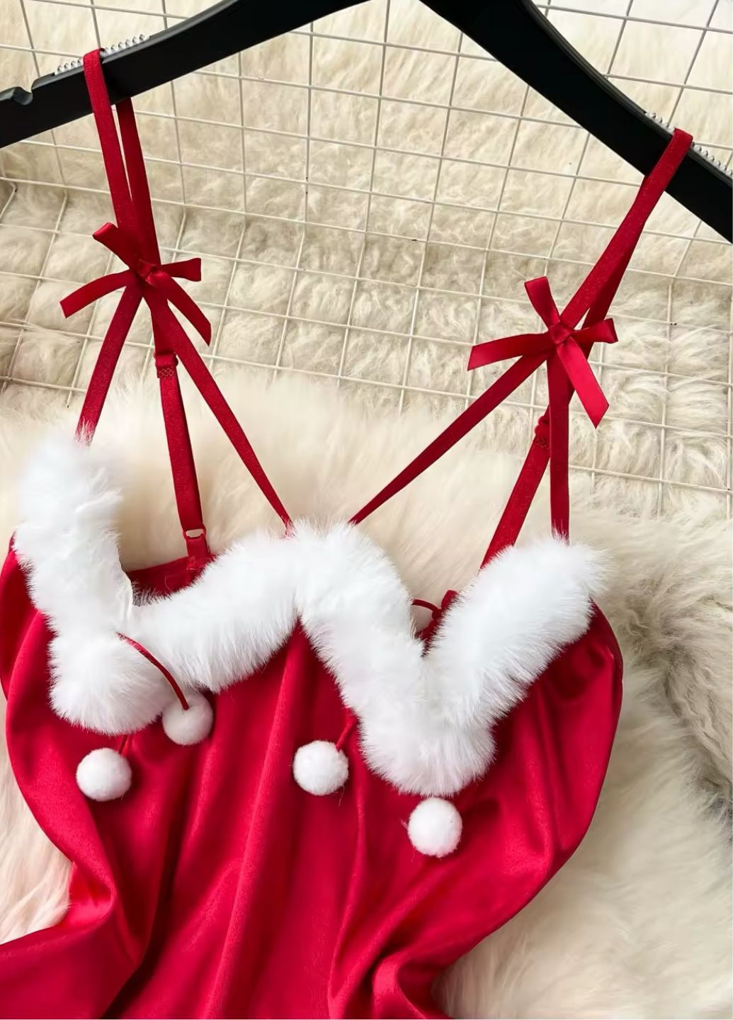 Красный зимний женский комплект зайки боди и ушки новогодний с пушком и открытой грудью santa No Brand