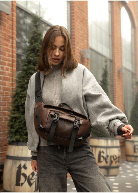 Велика жіноча поясна сумка бананка з екошкіри Коричнева (868038721) Sambag (361244683)