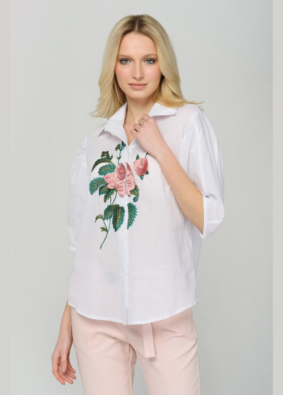 Біла сорочка жіноча літня біла з аплікацією mkrm1347 Modna KAZKA