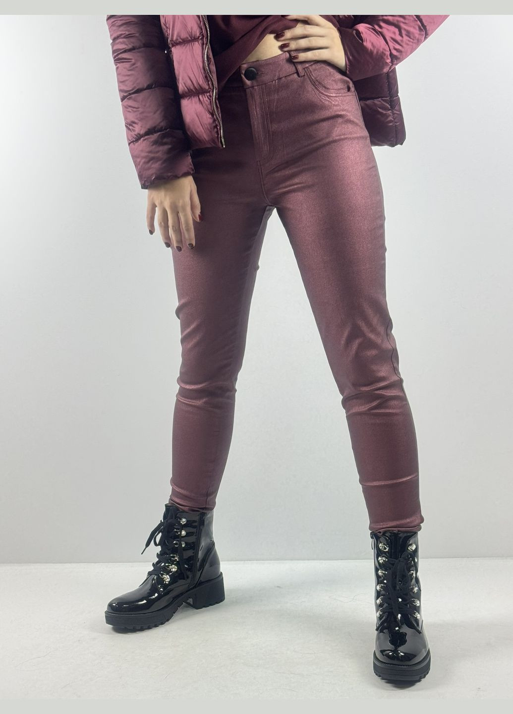 Штани жіночі, колір- марсала- бордо, з перламутровим відтінком, модель пошита під джинс. Стрейчеві, дуже м,які. Kor@Kor (315501976)