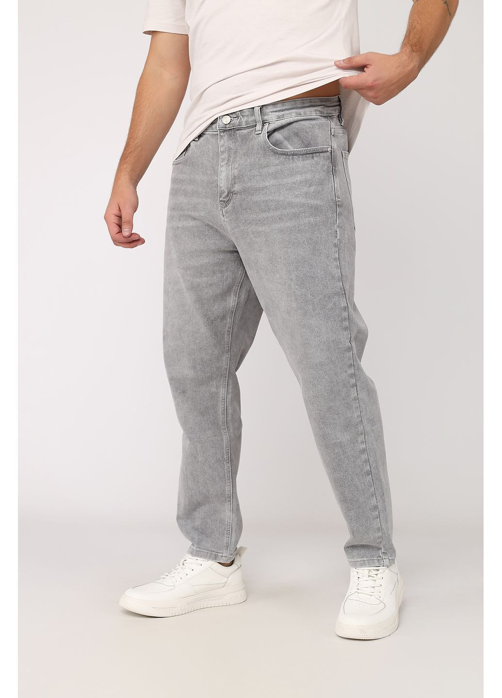 Светло-серые демисезонные джинсы carrot мужские цвет светло-серый цб-00277823 Yuki