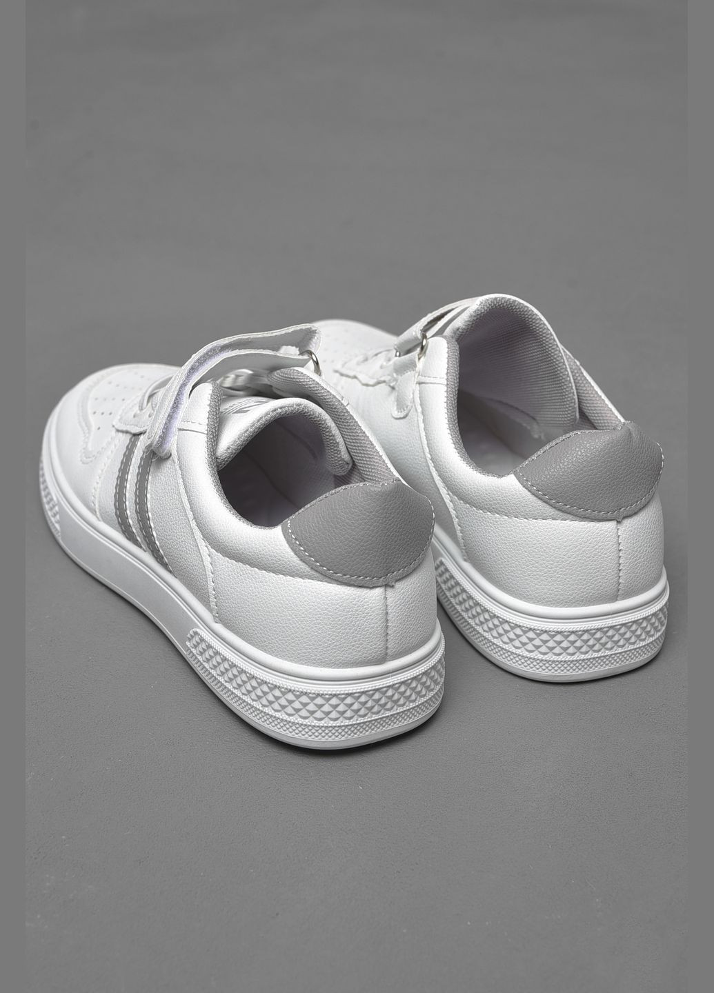 Белые демисезонные кроссовки детские белого цвета на липучке и шнуровке Let's Shop