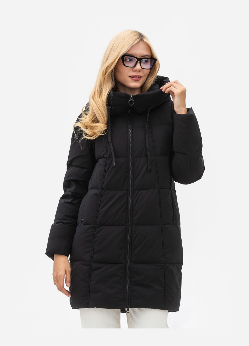 Черная зимняя куртка с капюшоном модель Towmy 3354