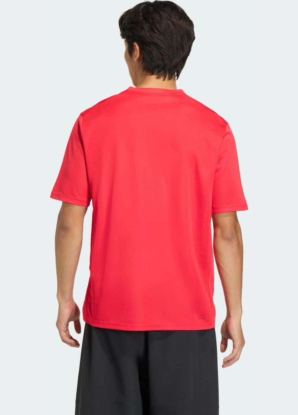 Красная футболка workout essentials base adidas