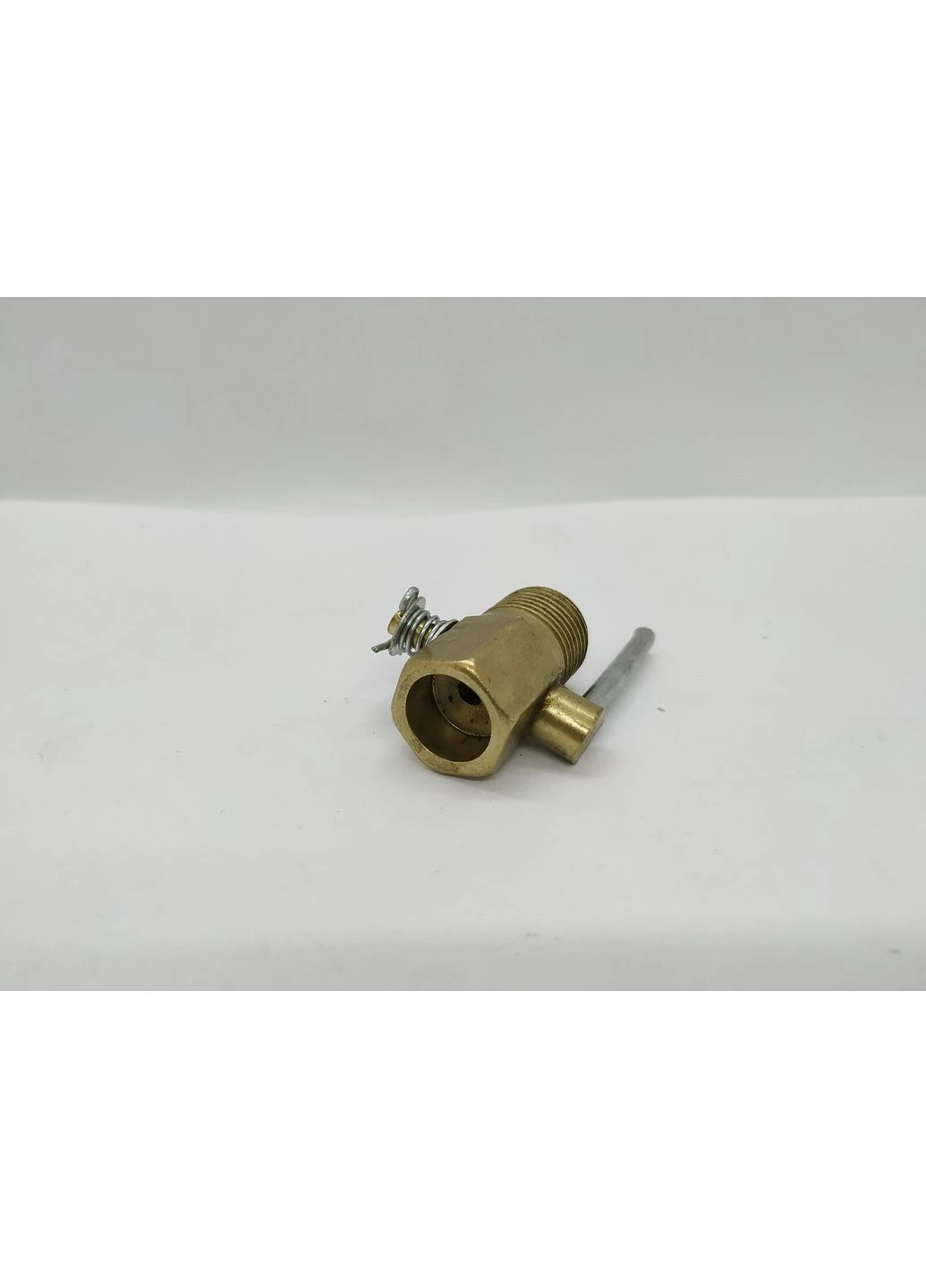Кран головки зливу охолоджувальної рідини R190 (10 л.с.) No Brand (390699092)
