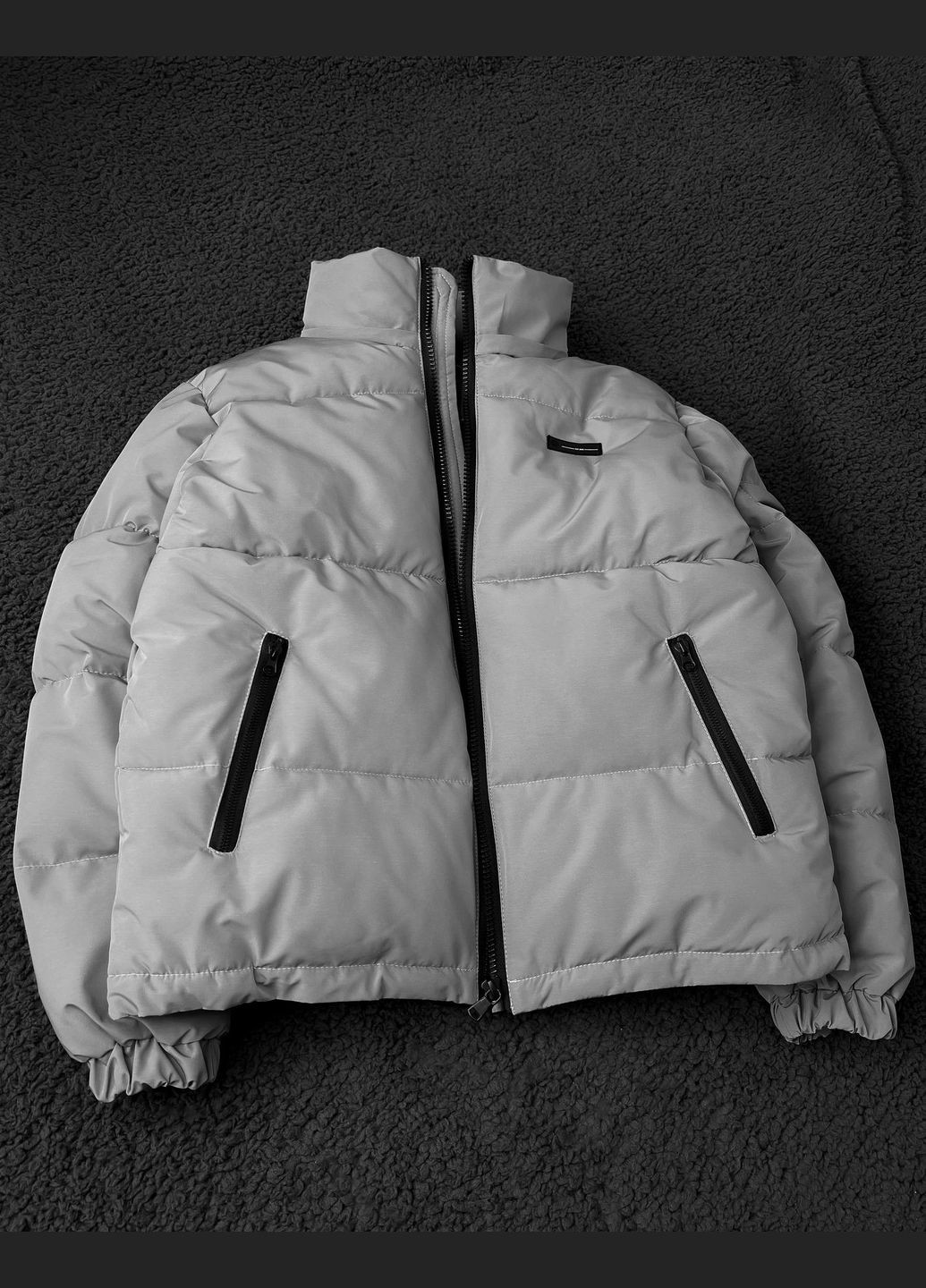 Серая зимняя стильная зимняя куртка на пуху No Brand