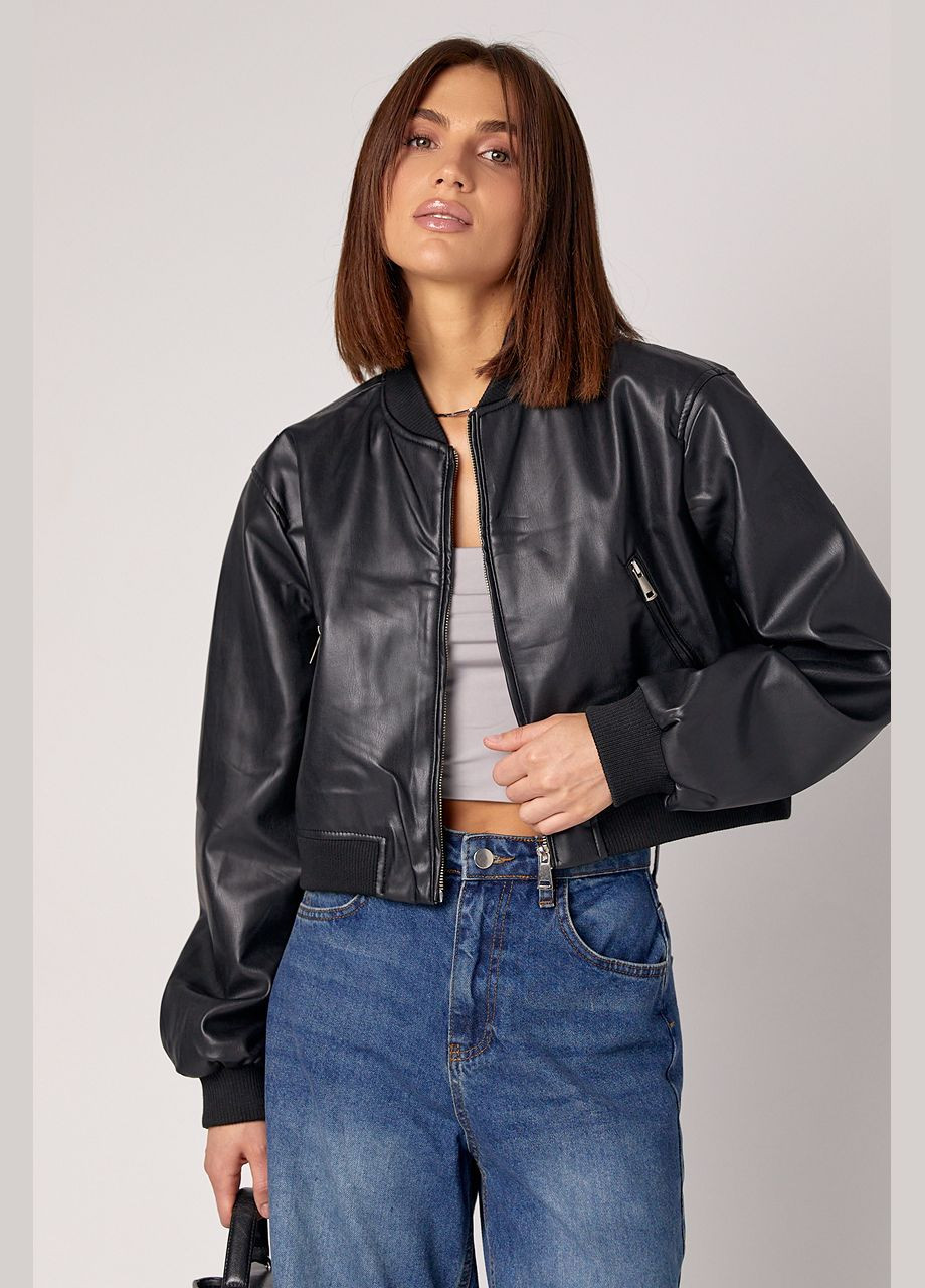 Чорна демісезонна жіноча куртка-бомбер зі шкірозамінника - коричневий цвет, s (sku_230137) No Brand