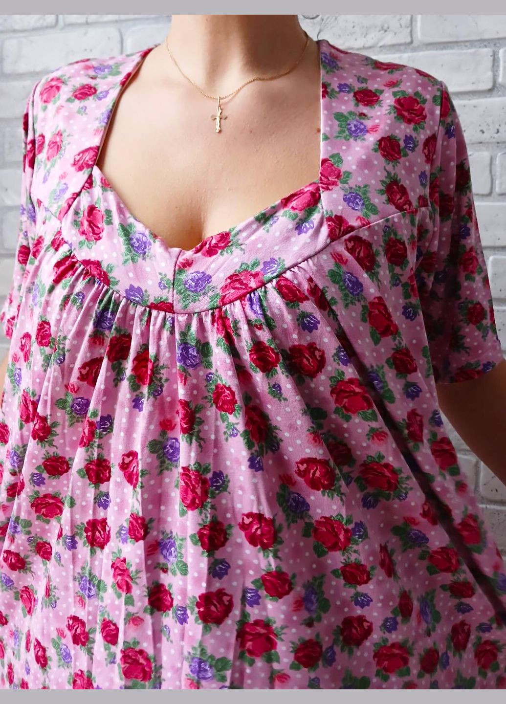 Женская ночная удлиненная рубашка Кокетка бамбук, с коротким рукавом розовая в цветок No Brand (317708077)