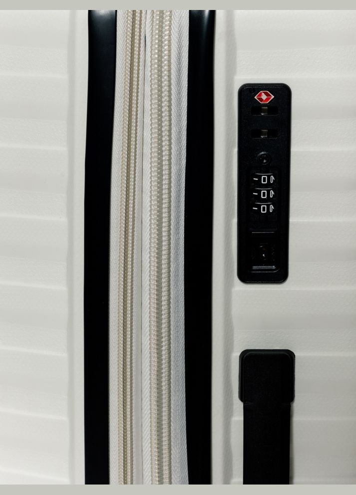 Чемодан маленький S под ручную кладь 43803 полипропилен Белый Snowball (298728843)