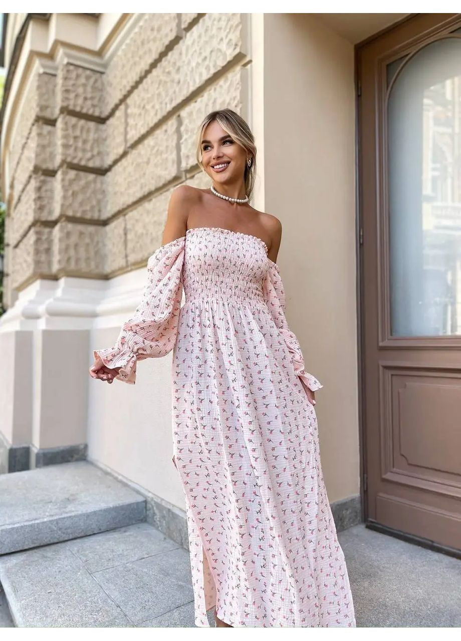 Рожева довга муслінова сукня білого кольору в рожеві сердечка No Brand