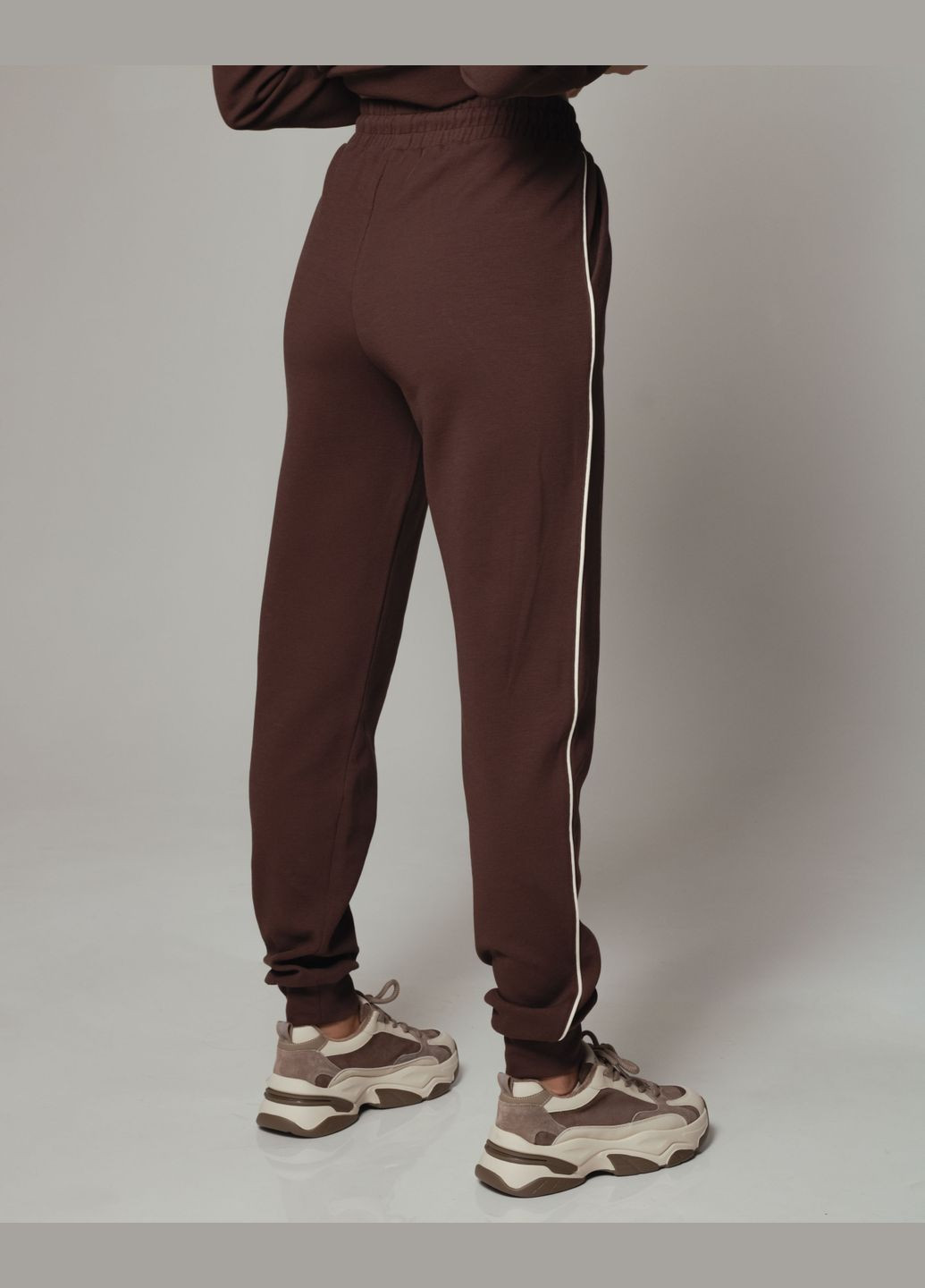 Костюм с жилетом коричневый (жилет, кофта, брюки) Of White (305822746)