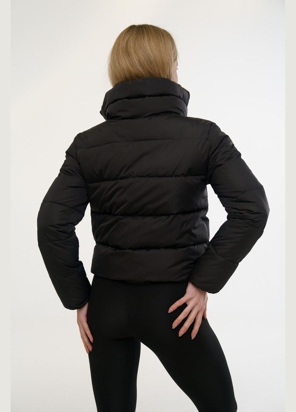 Черная демисезонная легкий укороченный пуховик под кожу Vakko