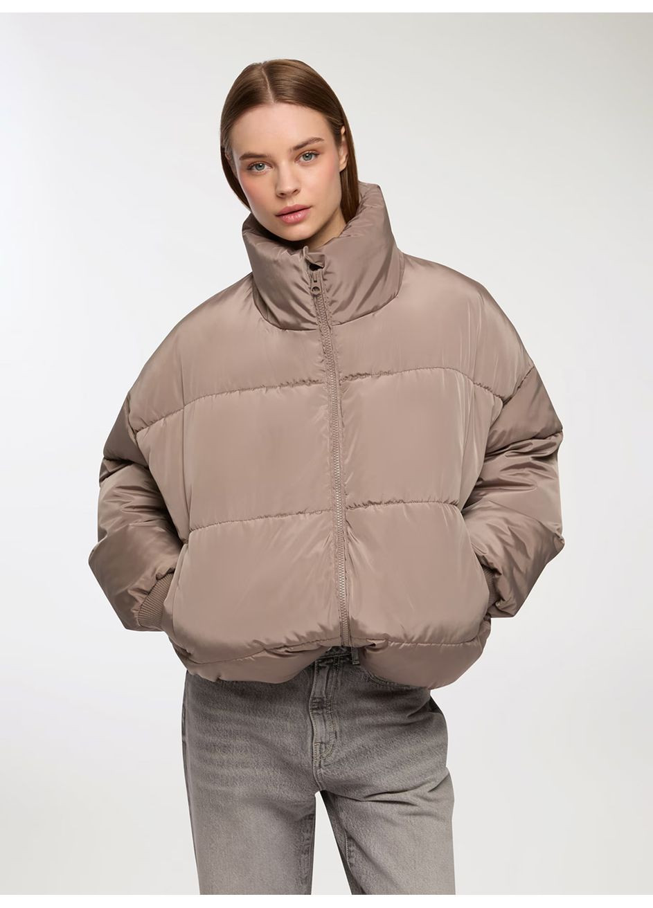 Серо-бежевая демисезонная куртка стограммовка жен Terranova
