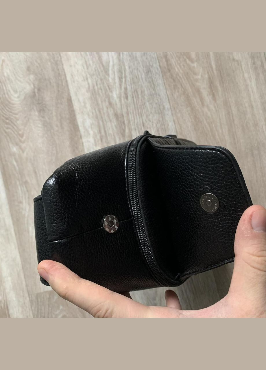 Чоловіча сумка бананка на груди Крокодил, модна нагрудна барсетка слінг екошкіра під рептилію Чорний(BRT) Brettani (336552063)