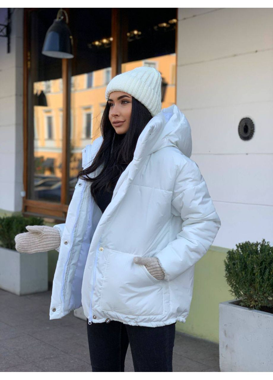 Белая женская зимняя куртка Osoblyva