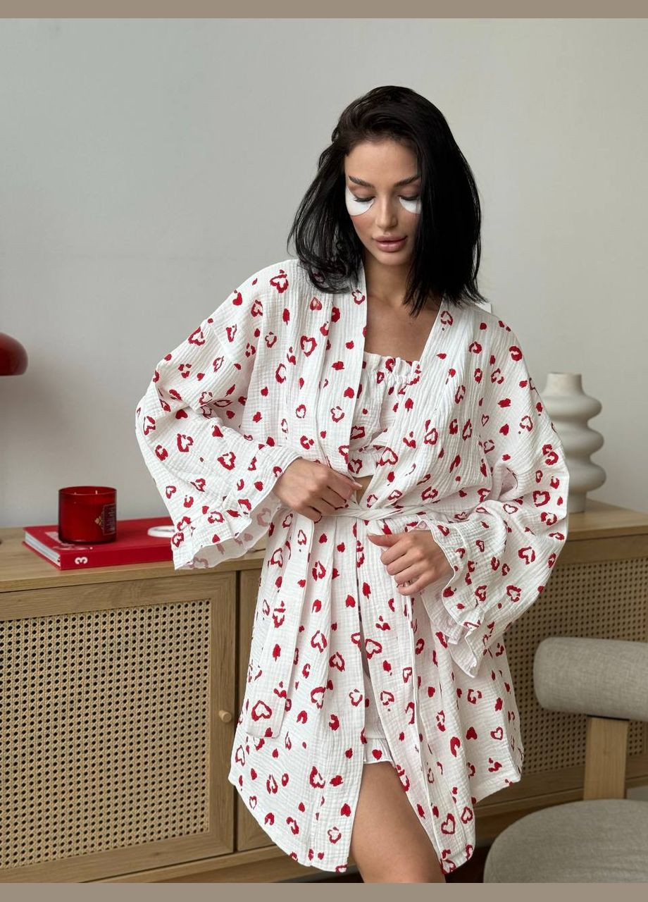 Біла всесезон ніжна натуральна піжамка трійка (шорти+топ+халат з поясом) у принті сердець, біла муслінова піжама, прийнята до тіла No Brand 194-1