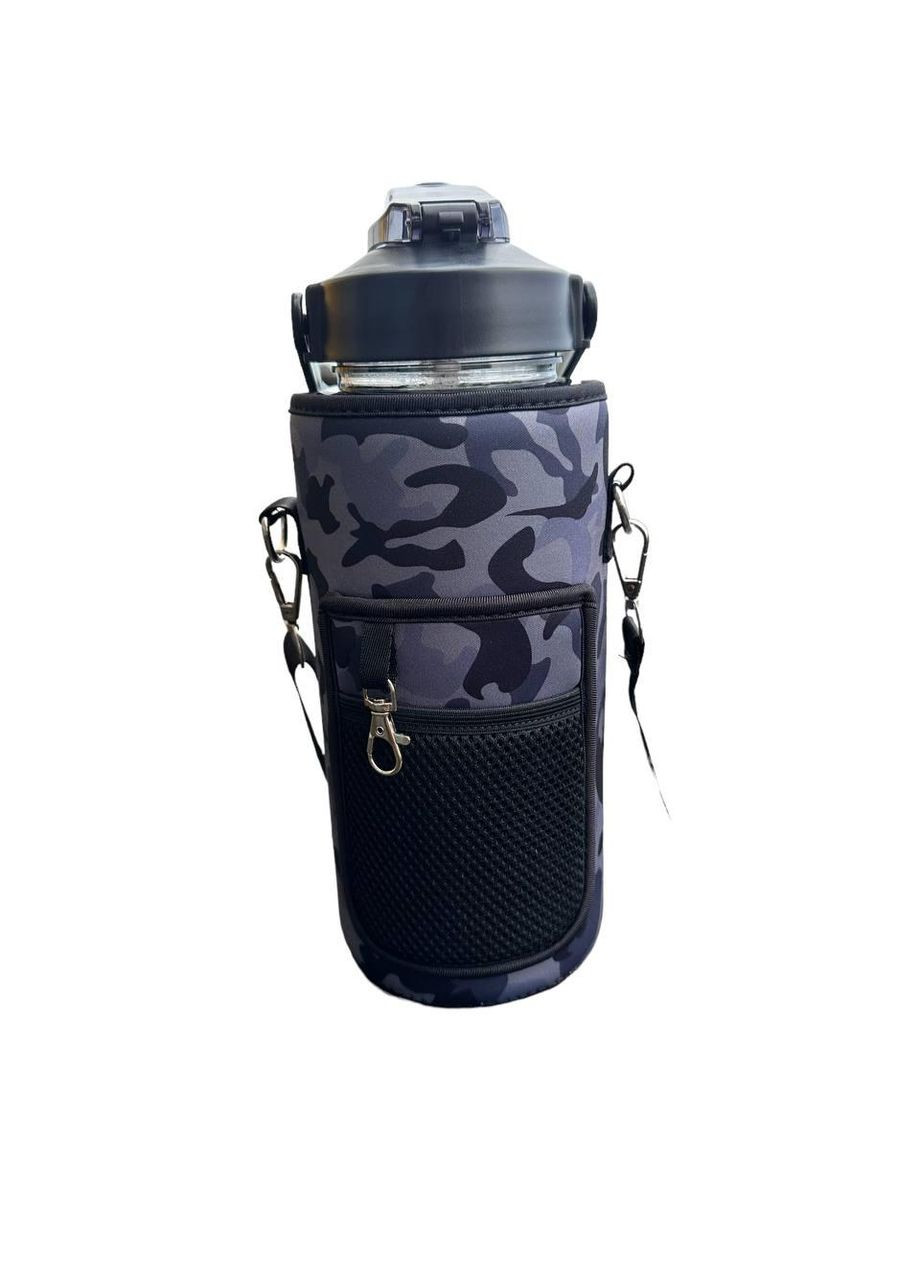 Чорна, герметична, спортивна пластикова пляшка для води в сірому протиударному чохлі, з соломинкою в середені.. No Brand (269696806)