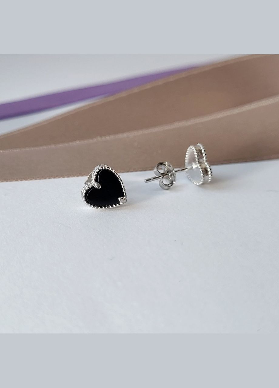 Срібні сережки гвоздики на фіксаторах Серце з Оніксом срібло 925 проби Родоване с2о/1468 1.60г No Brand (306743189)