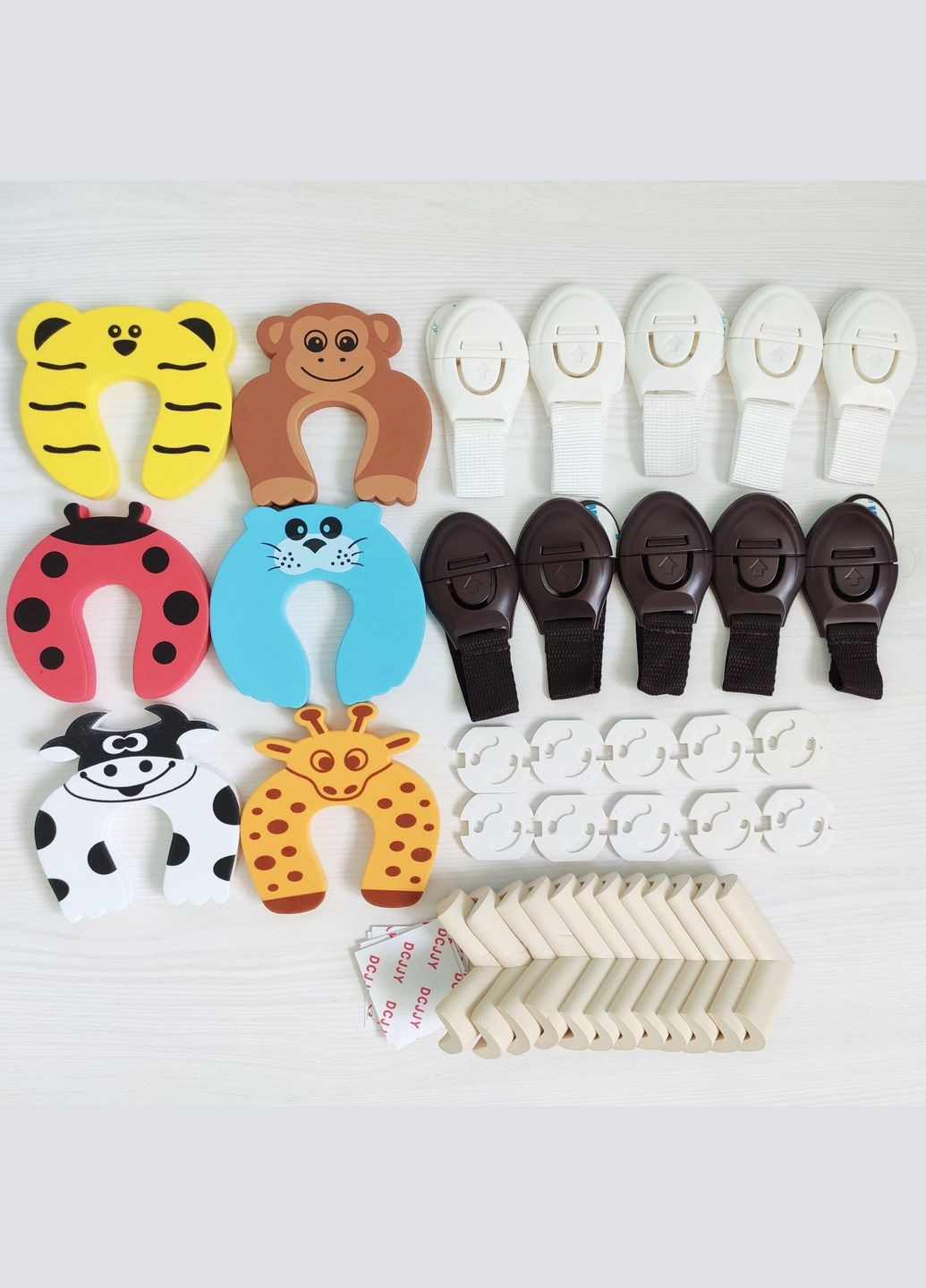 Набір дитячого захисту захист на меблі та розетки 38 предметів (Fon438 A) LELUNO (312000173)