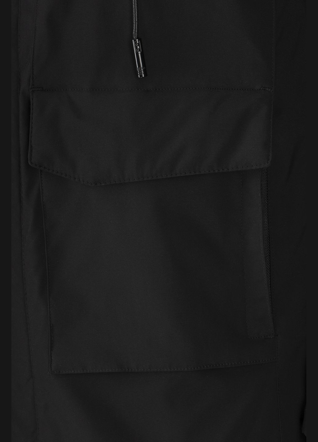 Черная демисезонная куртка Demos