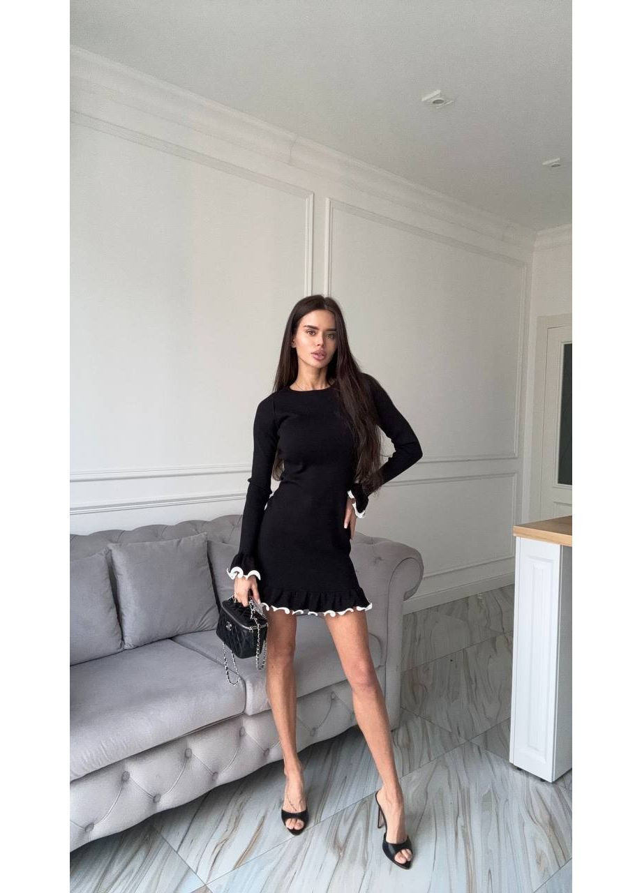 Черное женское платье из трикотажа Simply sexy