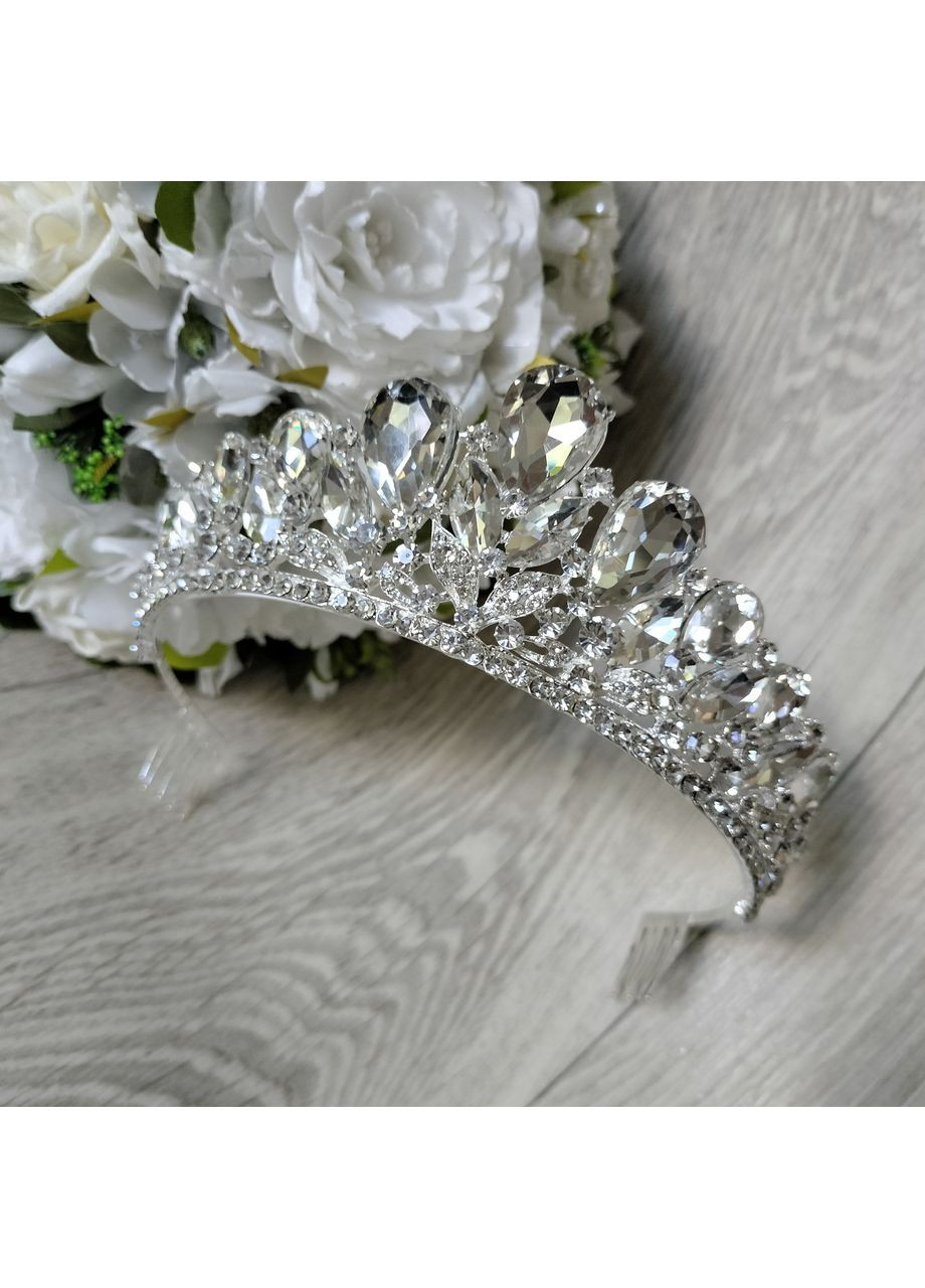 Диадема, тиара блестящая 5.5 см высотой. Серебряная No Brand (369162649)