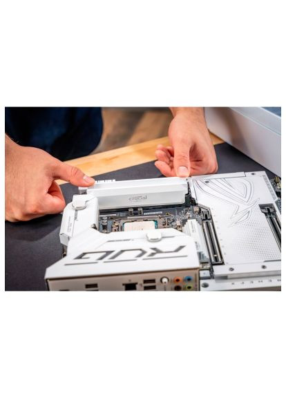 Модуль памяти для компьютера (CP16G64C38U5W) Micron DDR5 16GB 6400 MHz Pro Overclocking White (368562215)