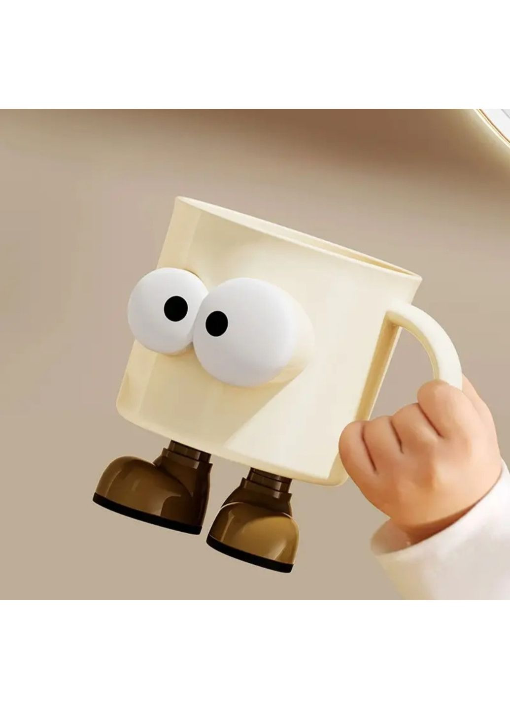 Чашка с глазками и ножками в ботинках – оригинальный держатель для зубных щеток и канцелярии. No Brand (351470222)