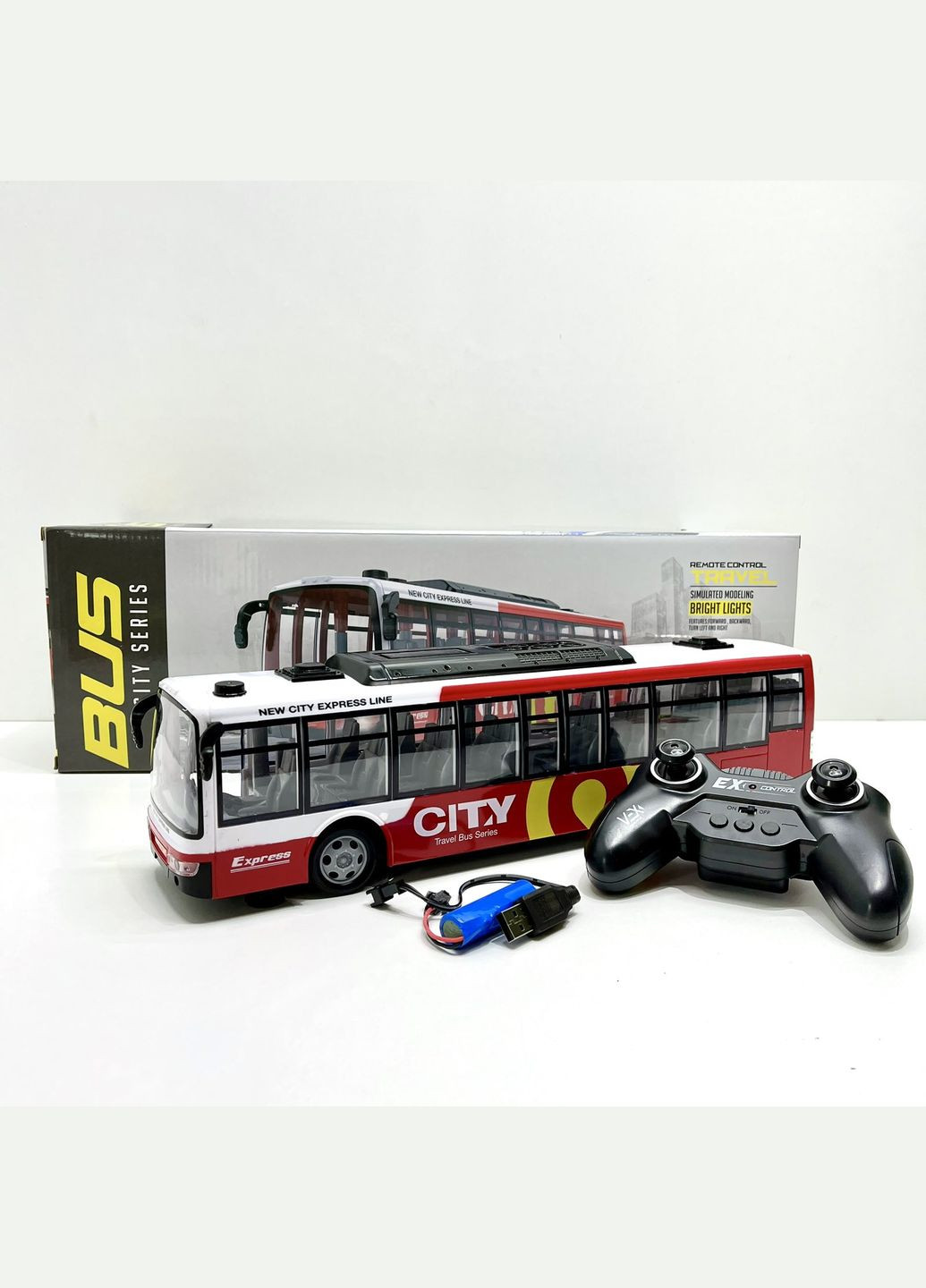 Автобус міський на радіокеруванні акумулятор 3.7V керування 2.4GHz підсвічування фар 38см Червоний (666-695 NA) No Brand (304421616)
