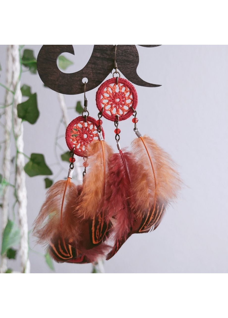 Авторські сережки "Ловець снів" з пір'ям червоно-помаранчеві Dream Studio (363057518)