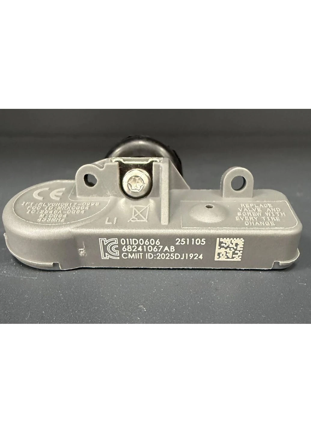 Датчик тиску повітря в шинах Fiat 500, Jeep Grand Cherokee, Dodge Avenger, Journey, Jeep Wrangler, Cadillac Escalade, Chrysler No Brand (399450393)
