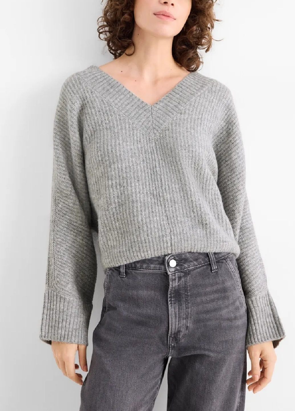 Світло-сірий демісезонний светр C&A