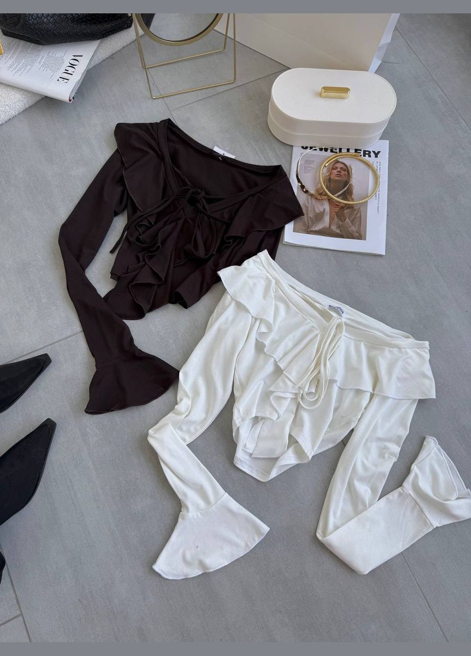 Молочный топ с воланами, приятный к телу и легкий, с открытым декольте и длинным рукавом (42-46) No Brand 342 (324218896)