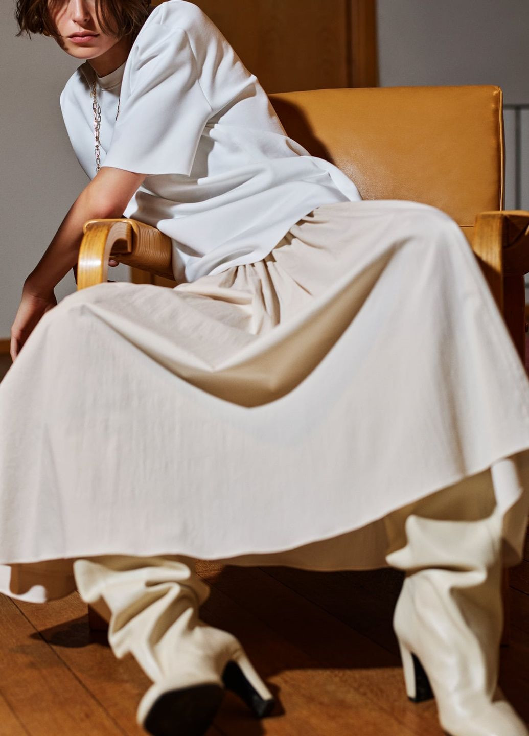 Молочная офисная однотонная юбка Zara