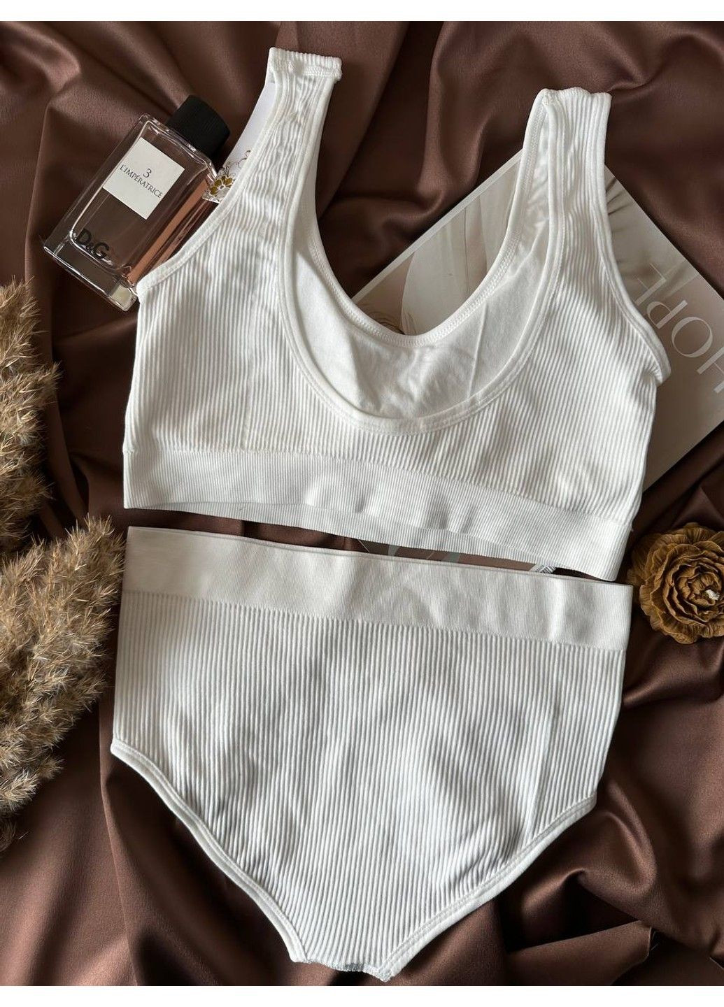 Білий набір жіночої нижньої білизни трусики і топ Beisdanna