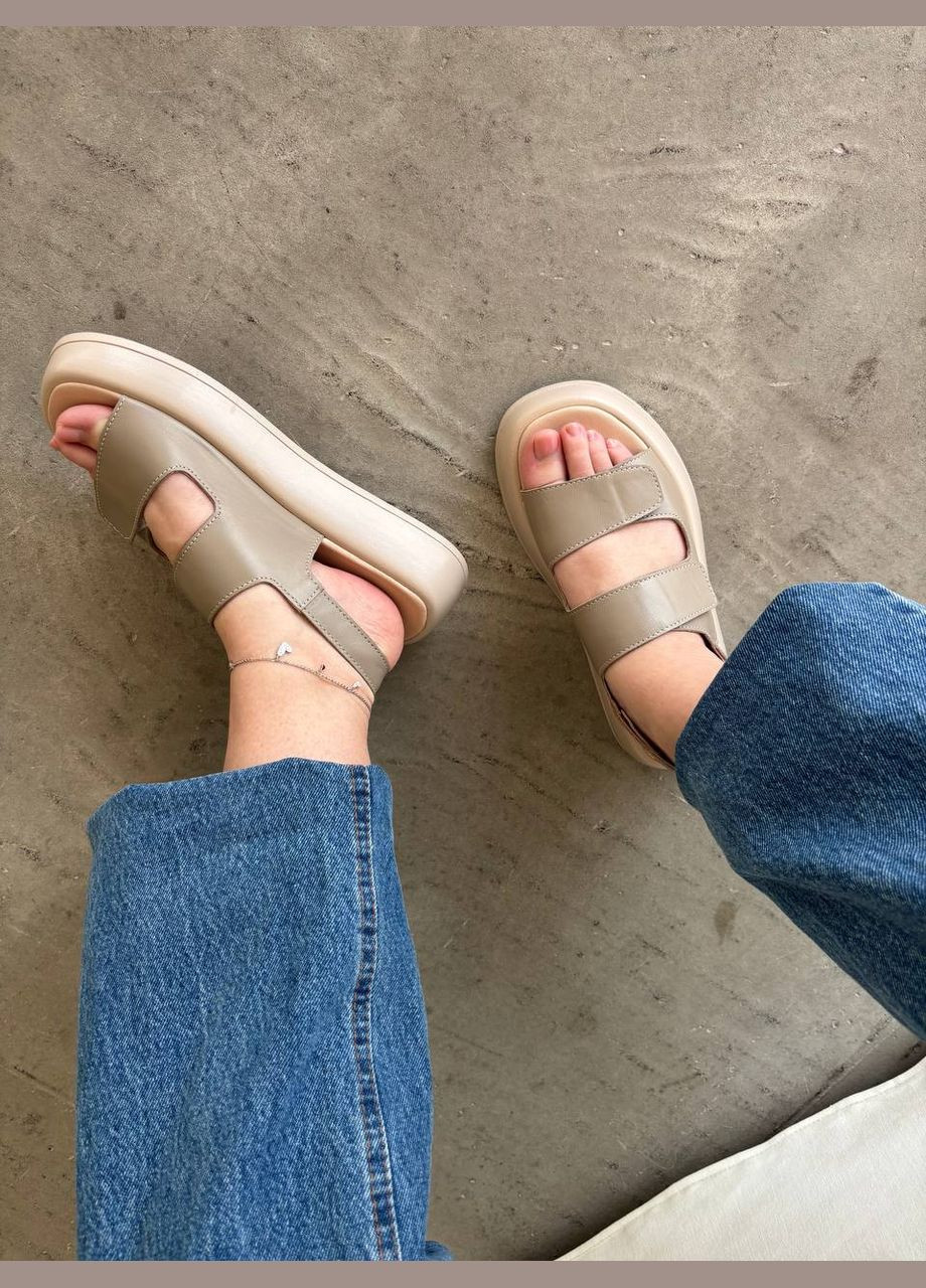 Бежевые босоножки на липучке No Brand