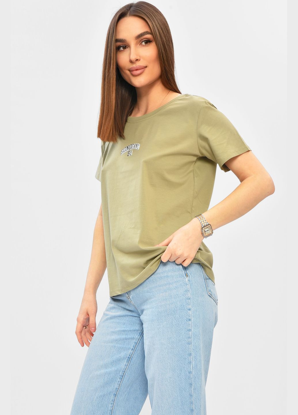 Футболка женская однотонная оливкового цвета с надписью Let's Shop - (332565049)