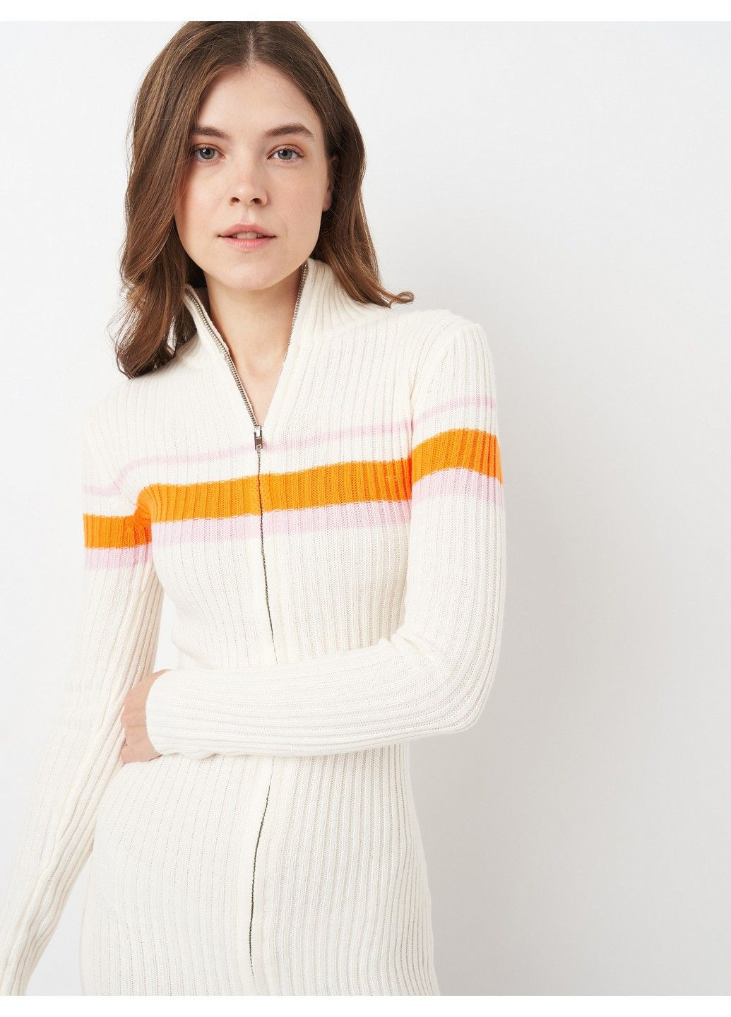 Белое кэжуал платье H&M однотонное