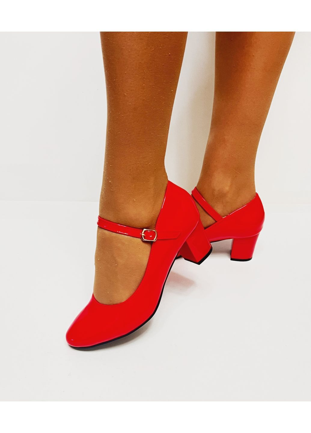 Красные туфли подростковые лаковые на каблуке с ремешком красные на каблуке Seven
