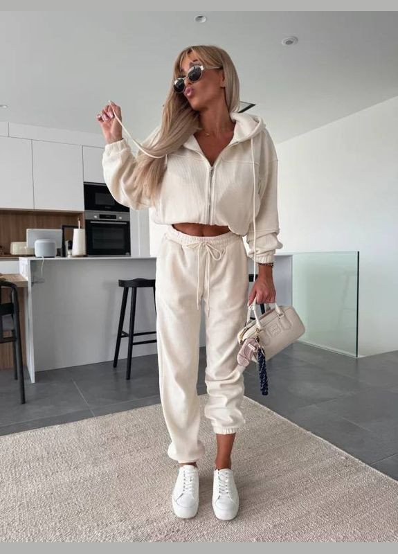 Спортивный костюм бежевого цвета из микро-вельвета, стильный и комфортный для активного образа и повседневной носки No Brand 327-1 (316220576)