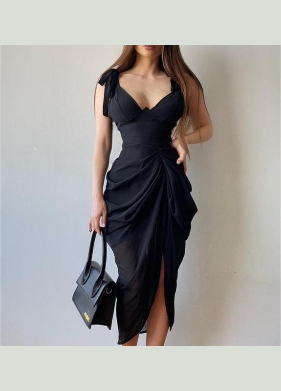 Черное платье меди с драпировкой PrettyLittleThing