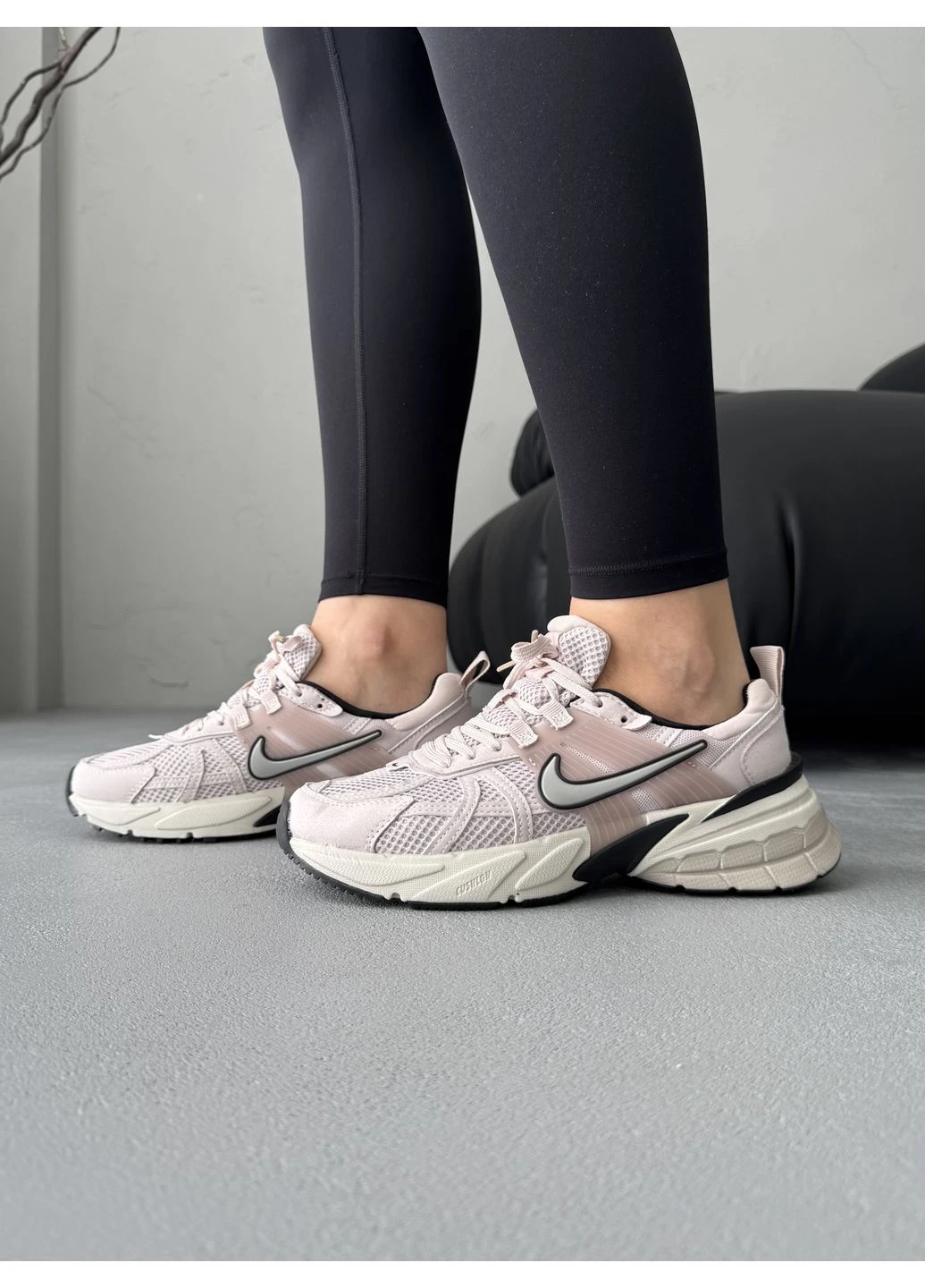 КРОСІВКИ ЖІНОЧІ NIKE V2K RUNTEKK LIGHT PINK НАЙК В2К РАНТЕК РОЖЕВІ No Brand рожеві демісезони (391940192)