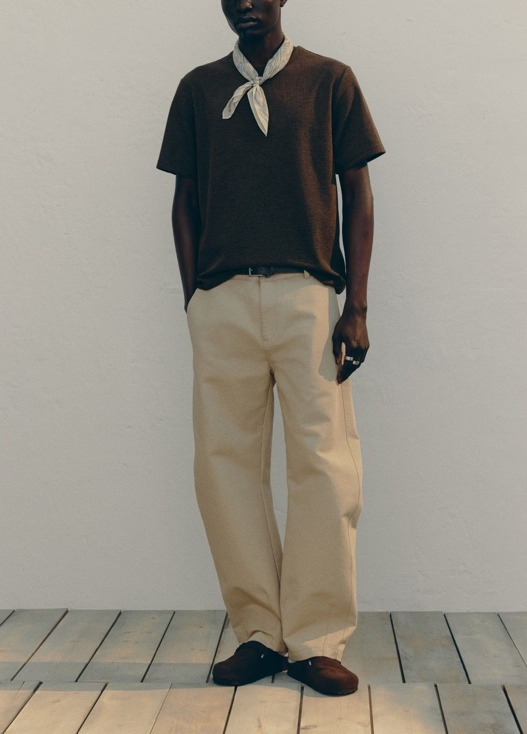 Темно-коричнева футболка H&M