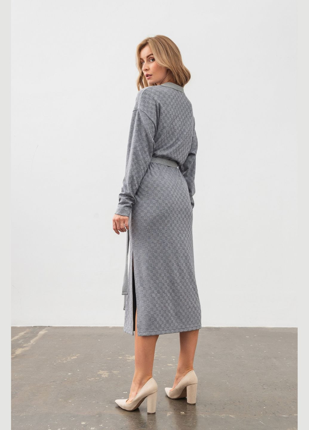 Серое деловое платье Lesia однотонное