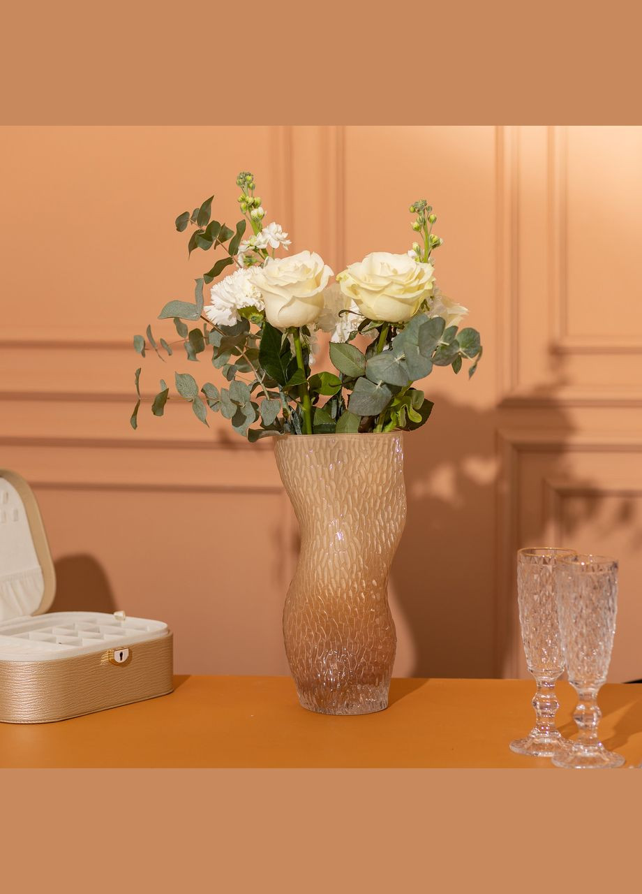 Ваза для квітів скляна з тисненням 14.5х11х30 см ваза декоративна для інтер'єру 1.6 л Бежева HP-10-31 Flower Season (328446732)
