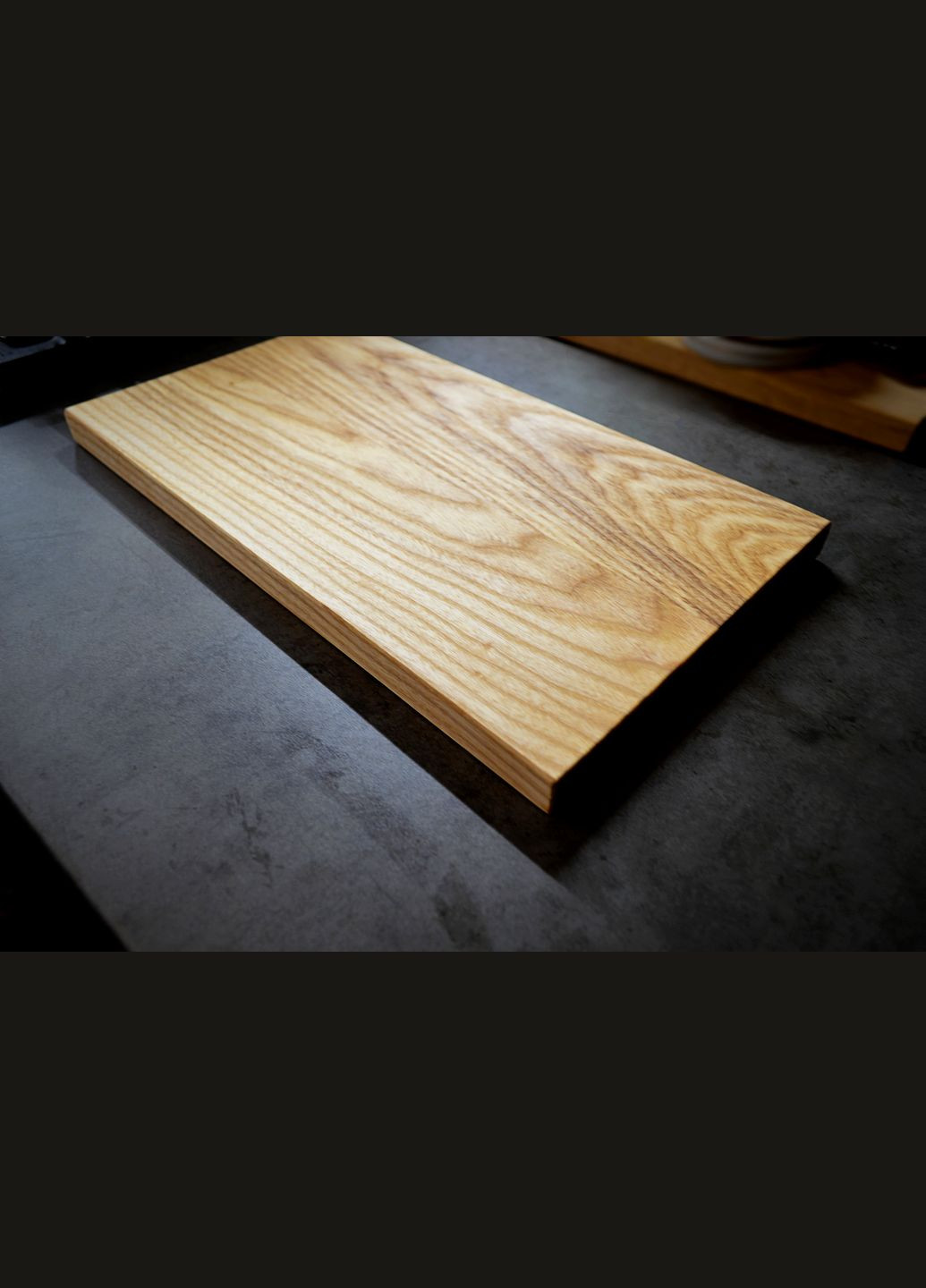 Экологичная кухонная разделочная доска из ясеня 39х20х2 см No Brand (306558617)