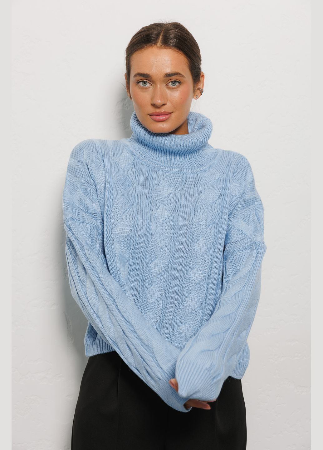 Блакитний демісезонний жіночий светр Arjen