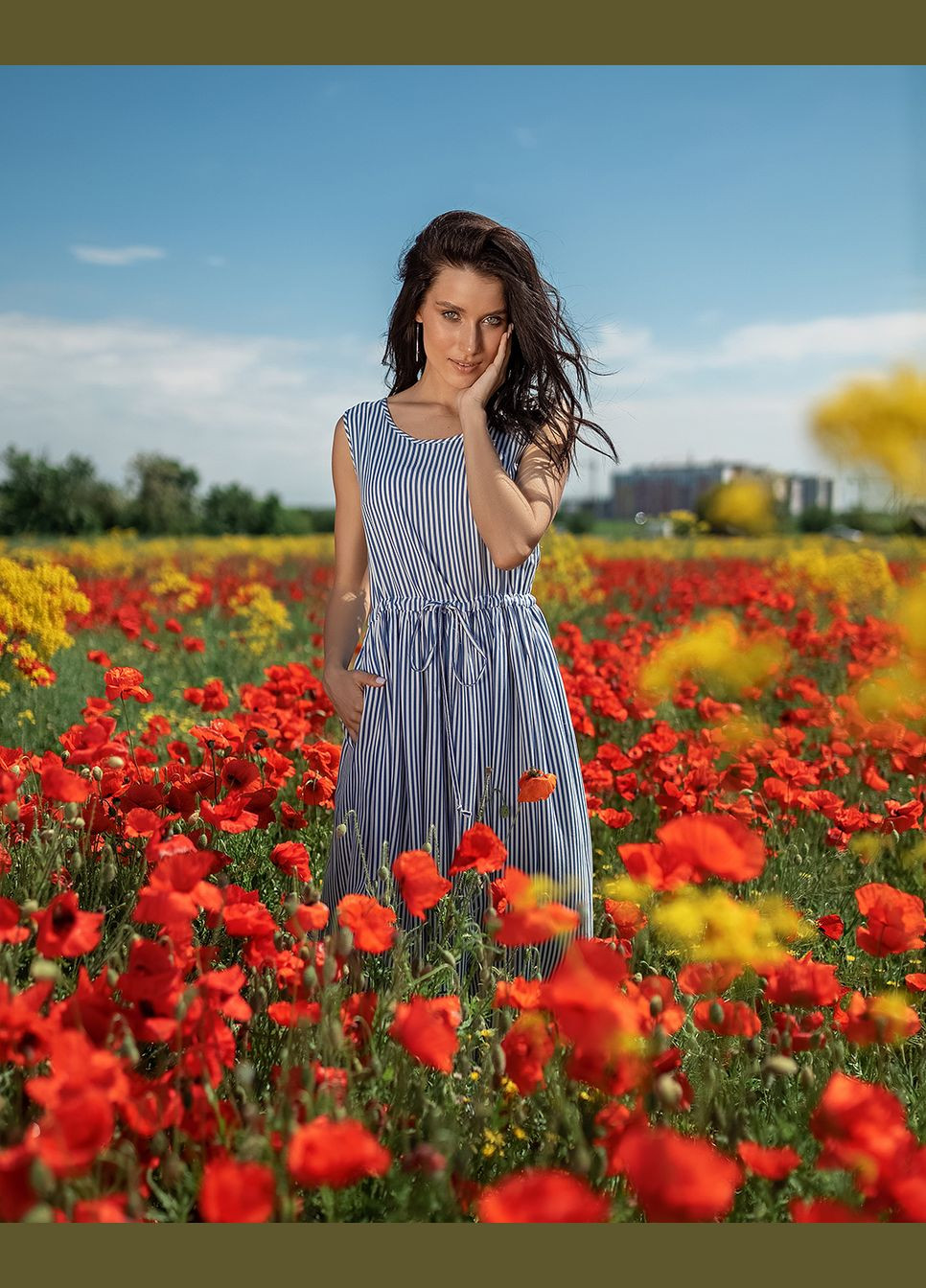 Блакитна повсякденний штапельна сукня максі дзвін No Brand в смужку