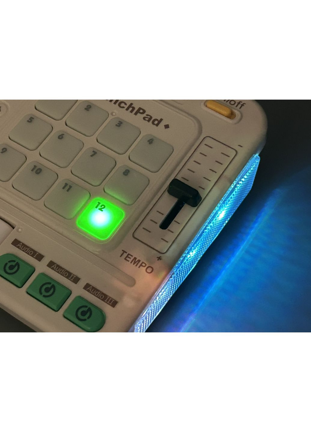 Детская музыкальная установка диджеевый пульт с Bluetooth и микрофоном (8D-8B) No Brand (362205926)